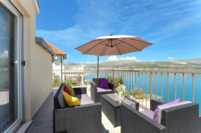 Apartment with a sea view terrace, Čiovo near Trogir